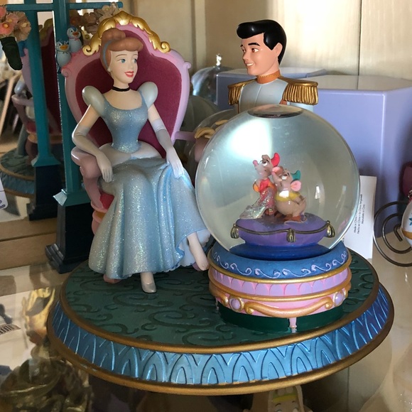 Disney Other - ❌❌SOLD ❌❌CINDERELLA👑Snowglobe